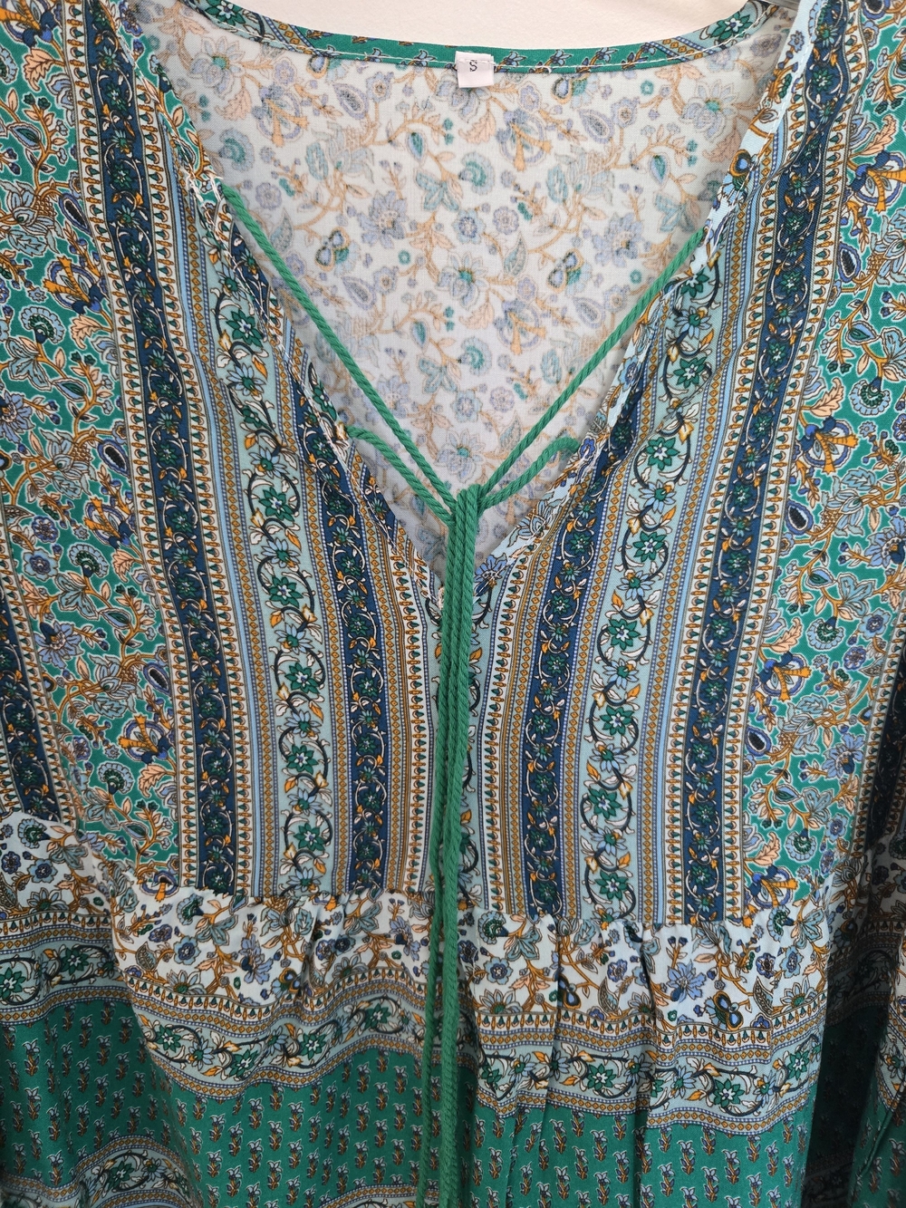 Bohemian Green Patterned Peasant Blouse With Puff Sleeves & Tassels V-neck SML - Picture 3 of 9